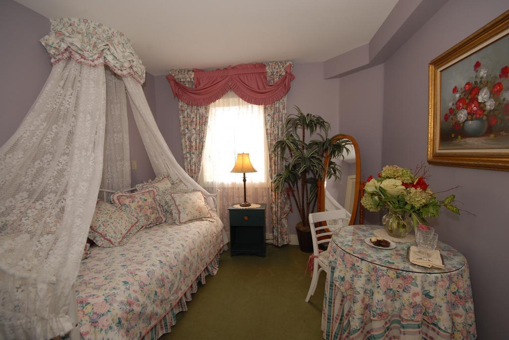 Humboldt House Bed & Breakfast วิกตอเรีย ห้อง รูปภาพ