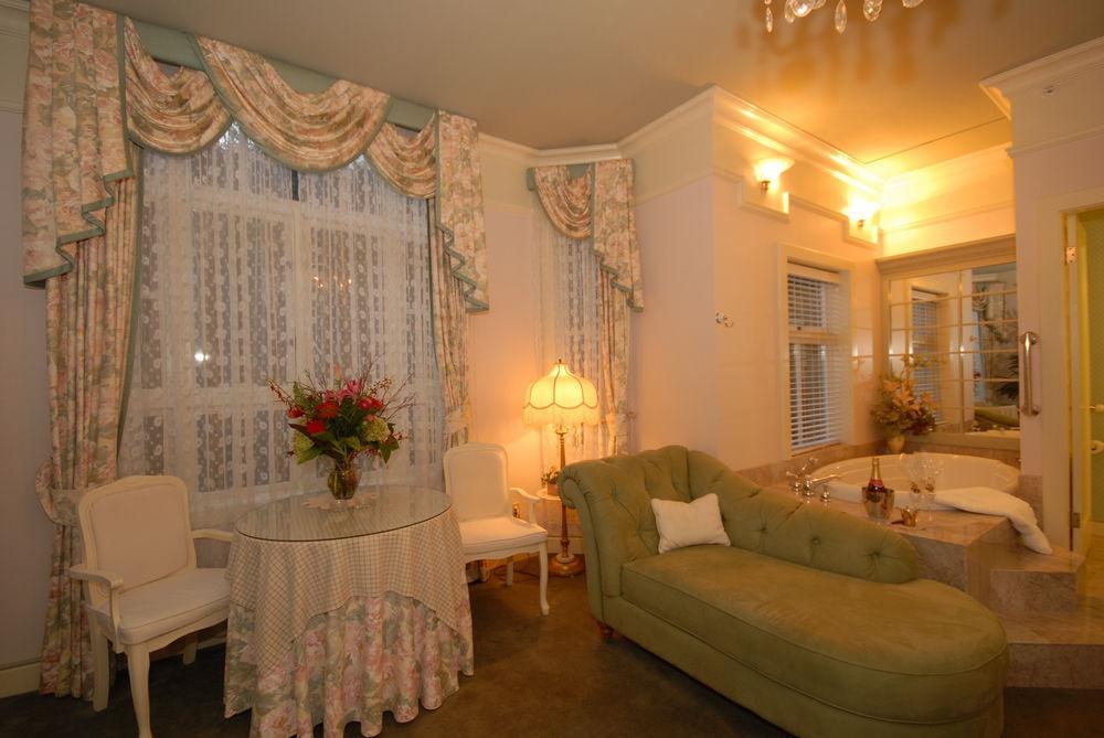 Humboldt House Bed & Breakfast วิกตอเรีย ภายนอก รูปภาพ