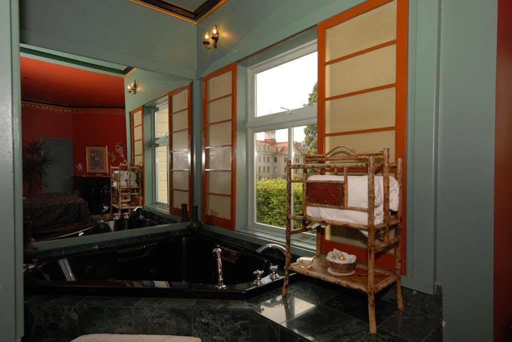 Humboldt House Bed & Breakfast วิกตอเรีย ภายนอก รูปภาพ