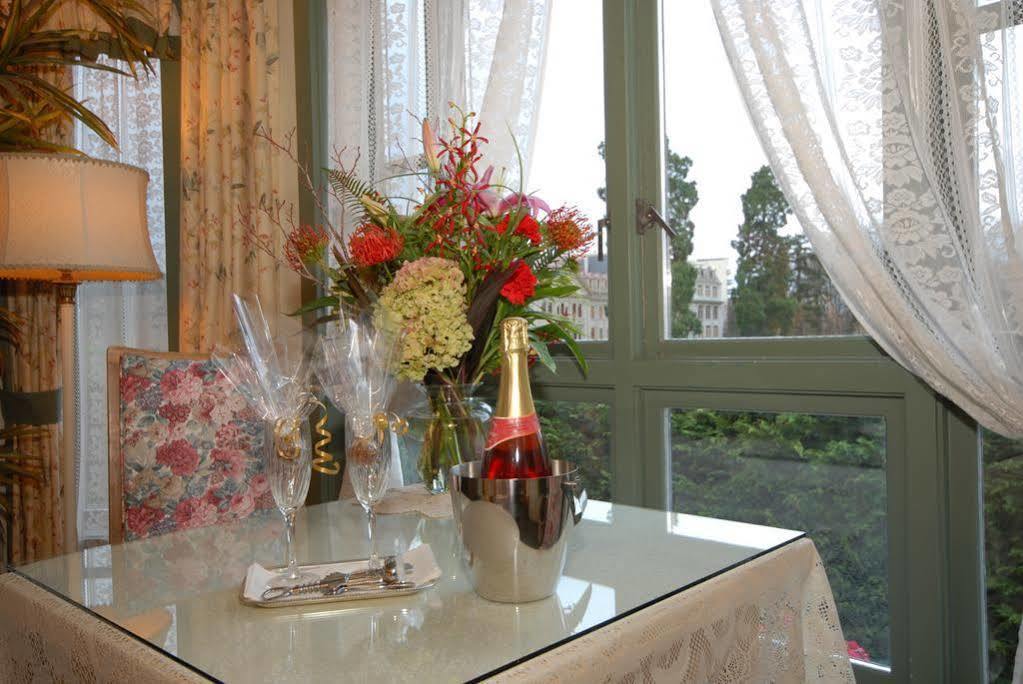 Humboldt House Bed & Breakfast วิกตอเรีย ภายนอก รูปภาพ
